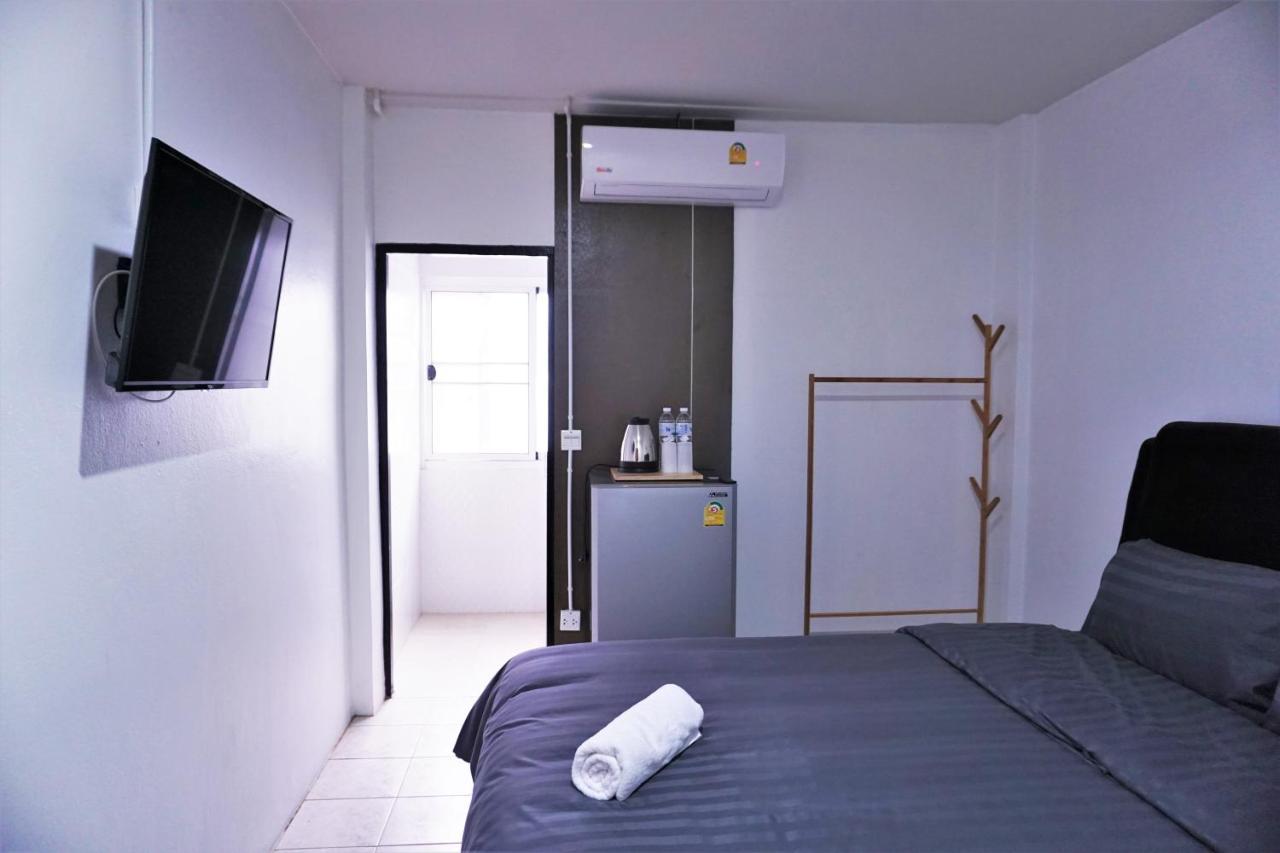 Racha Caftel - 7 House - รชาคาฟเทล Aparthotel Chiang Mai Exteriör bild
