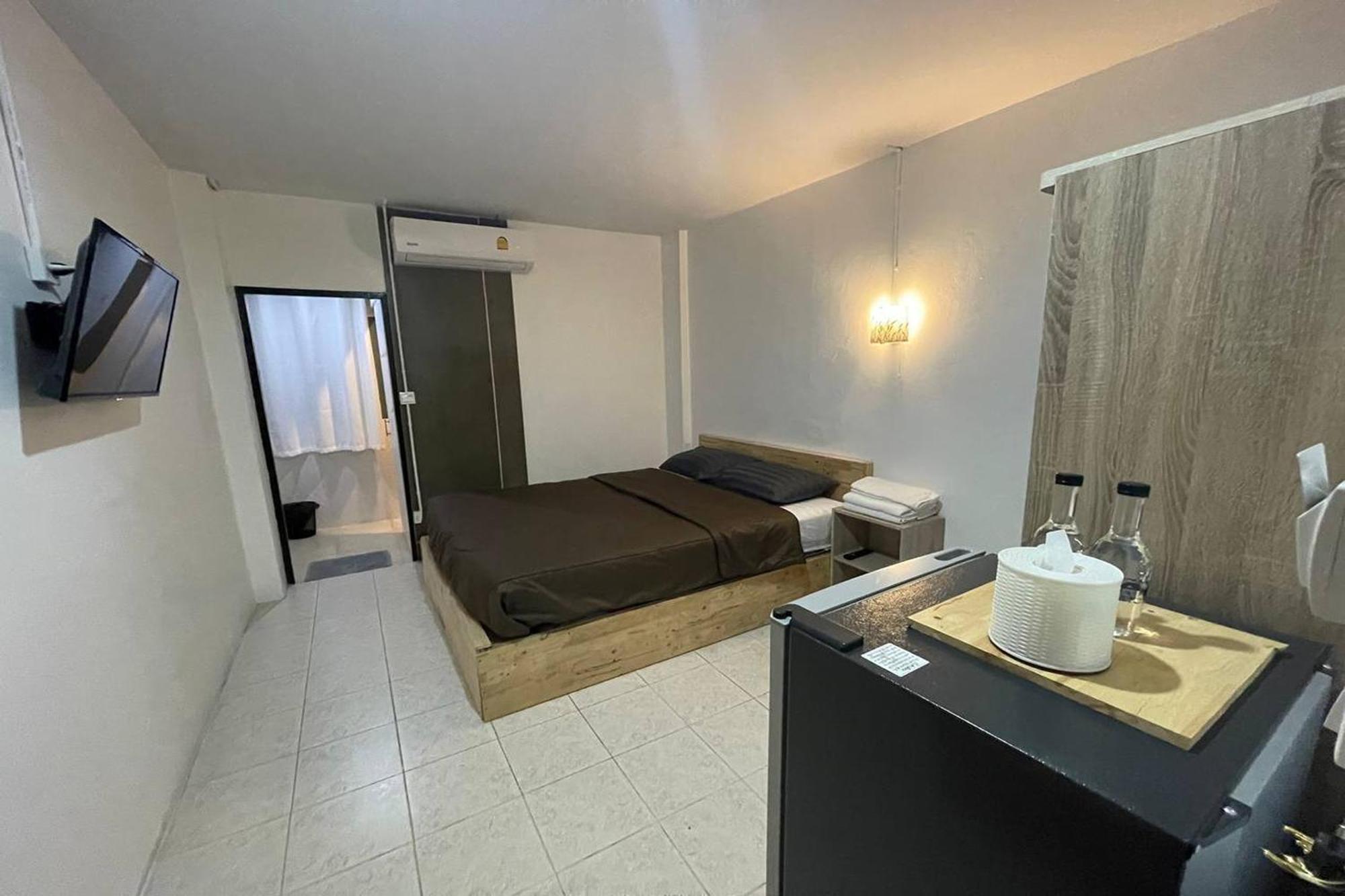 Racha Caftel - 7 House - รชาคาฟเทล Aparthotel Chiang Mai Exteriör bild