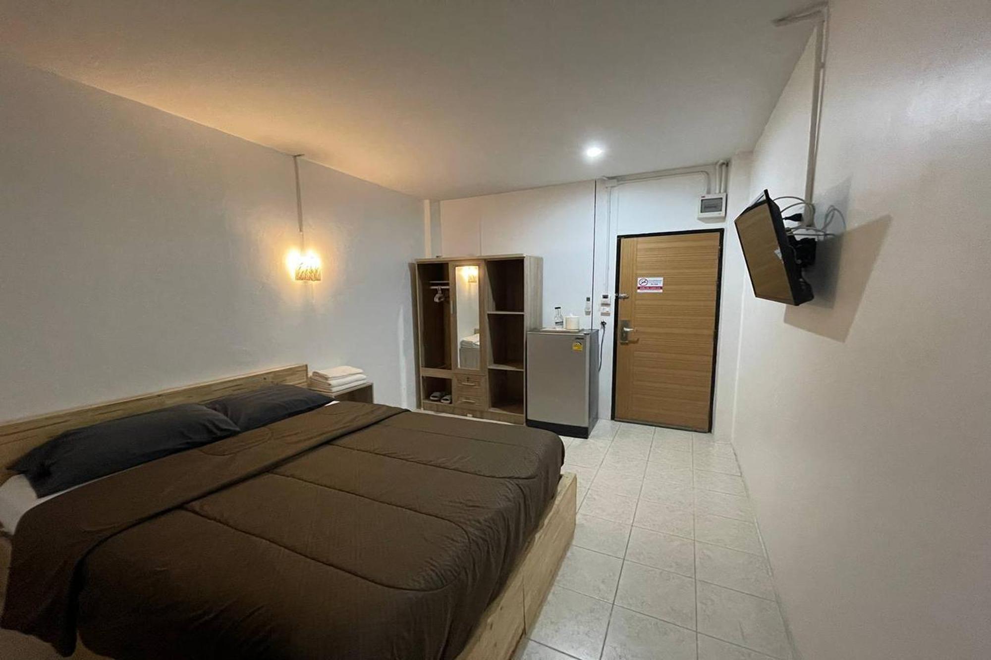 Racha Caftel - 7 House - รชาคาฟเทล Aparthotel Chiang Mai Exteriör bild