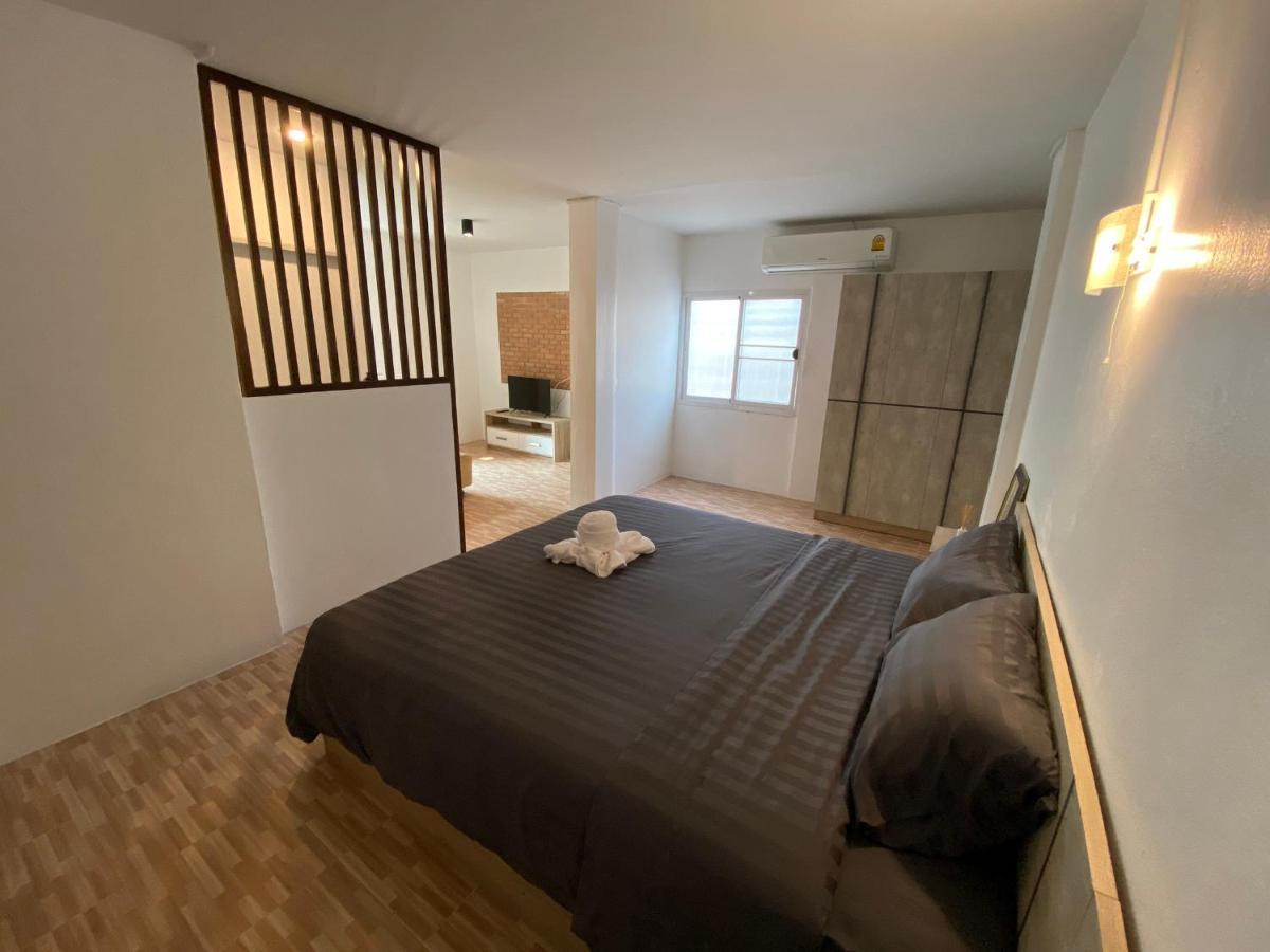 Racha Caftel - 7 House - รชาคาฟเทล Aparthotel Chiang Mai Exteriör bild
