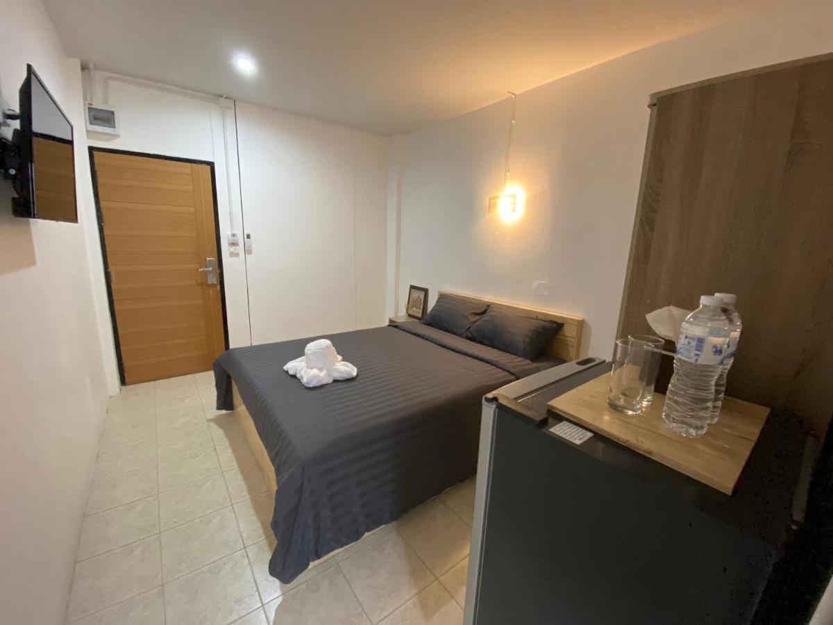 Racha Caftel - 7 House - รชาคาฟเทล Aparthotel Chiang Mai Exteriör bild